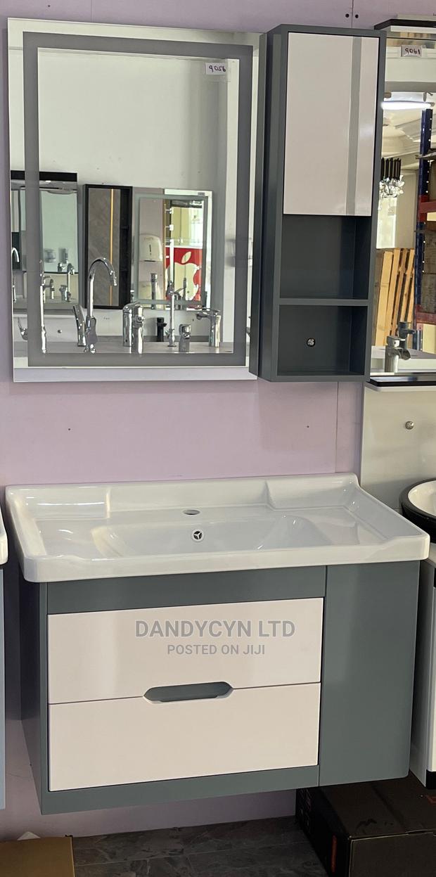Cabinet/ Vanity Wash Hand Basin · Photo 8