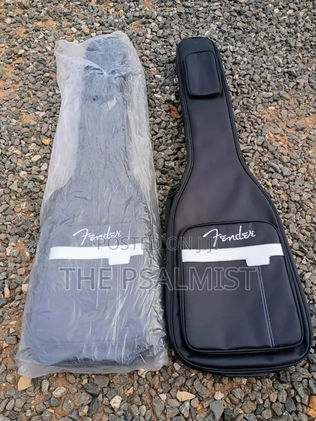 Fender Heavy Padded Bass Guitar Bag · Photo 1