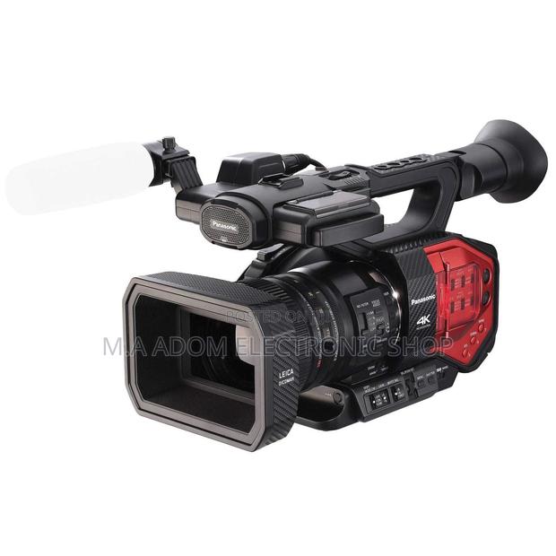 Panasonic AG-DVX200 UHD Handheld Video Camera · Photo 1