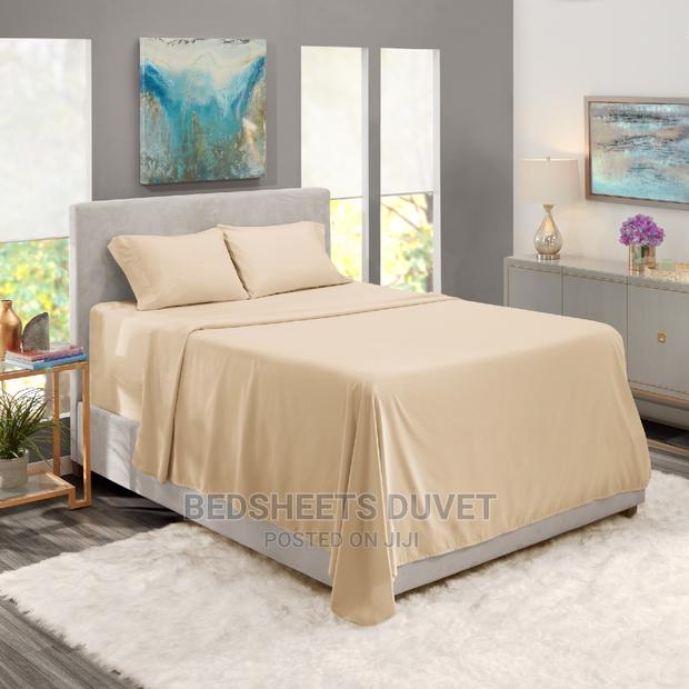 Beige Bedsheet Set · Photo 1