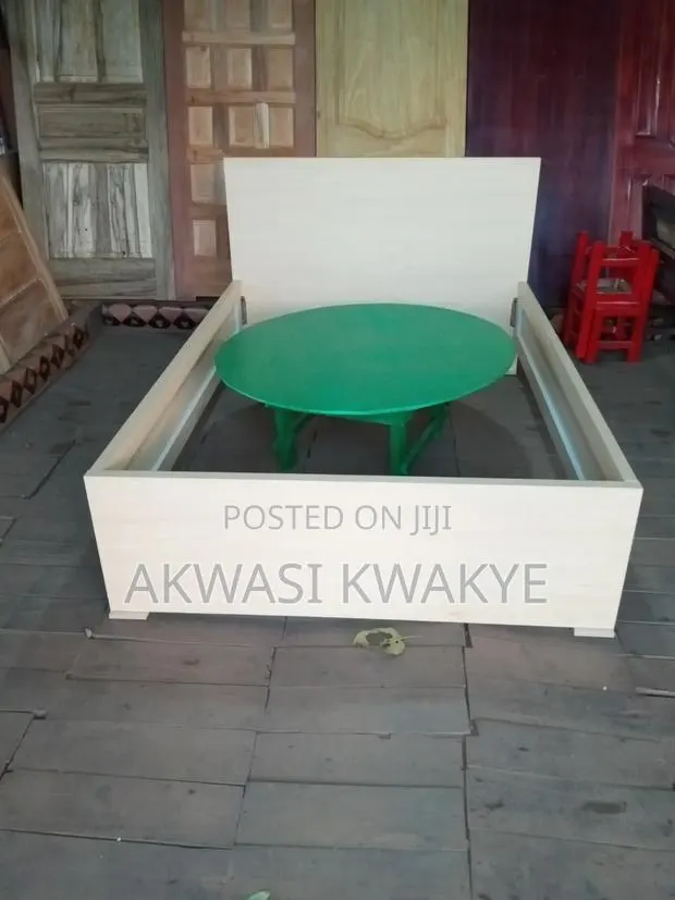 Double Bed , Foreign Chipboard Original · Photo 1