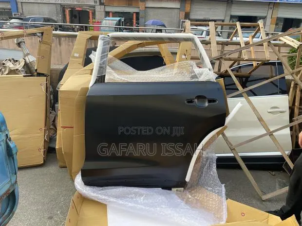 Toyota Grand Highlander Back Door · Photo 1