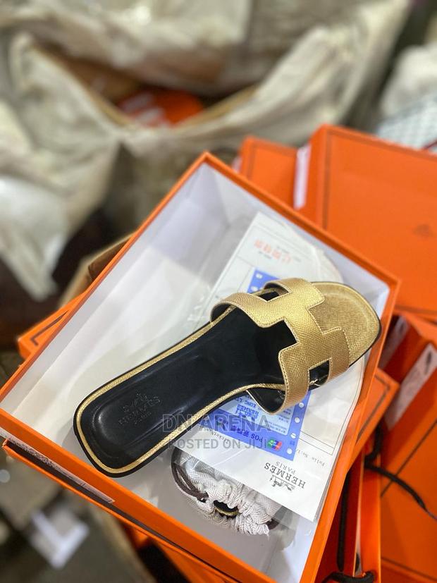 Auth Hermes Slippers in a Box · Photo 1