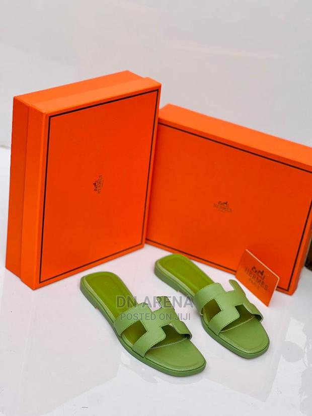 Auth Hermes Slippers in a Box · Photo 2
