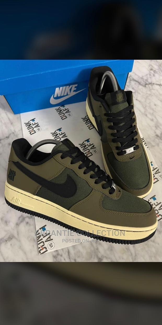 Nike Air Force 1 Low Sp Undefeated · Photo 1