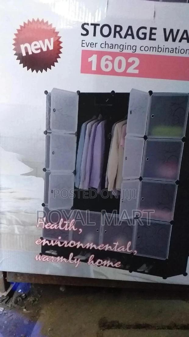 Storage Wardrobe for Homes 16 Cubes · Photo 1