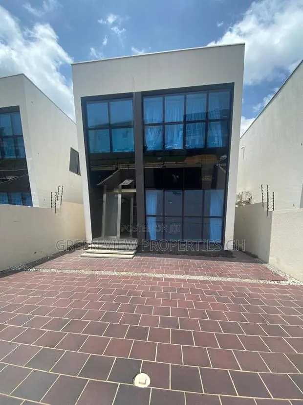 4bdrm Duplex in East Legon for rent · Photo 1