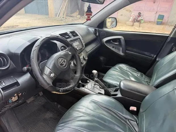 Toyota RAV4 2012 Black · Photo 1