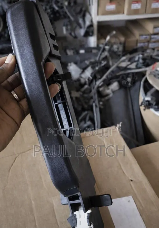2025 Honda CR-V Complete Driver’s Side Exterior Door Handle · Photo 1