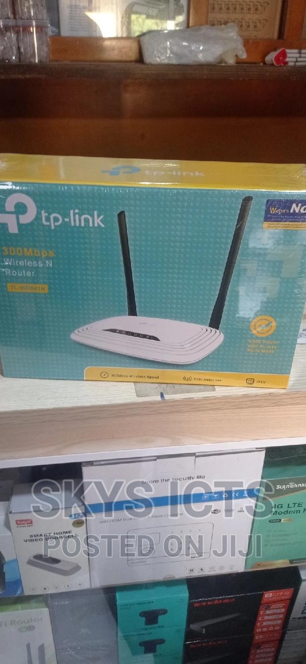 TP- Link Wireless Router (TL- WR841N) · Photo 1