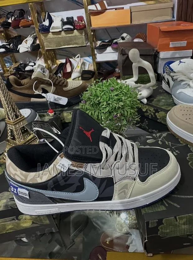 Original AF1 Going for Cool Price · Photo 1
