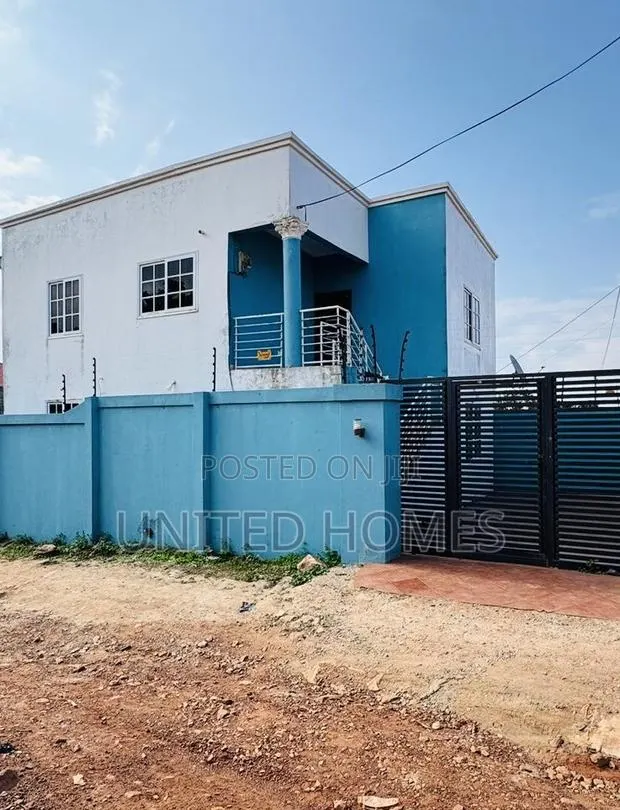 2bdrm House in West Hills Mall Area for sale · Photo 1