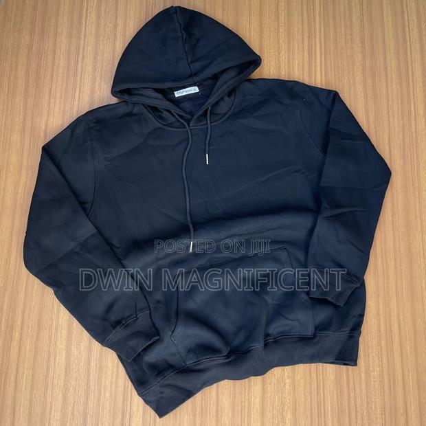 Plain Hoodies · Photo 3