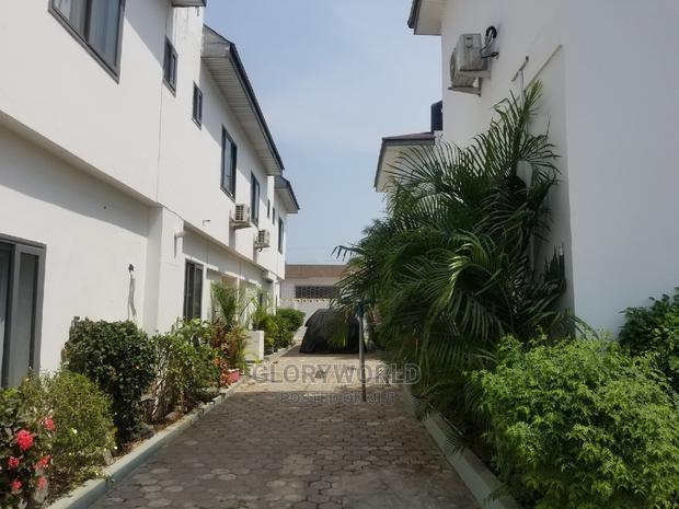 Furnished 2bdrm Apartment in Labone for rent · Photo 1