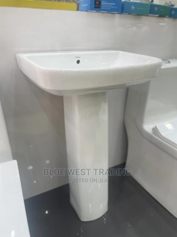 Basin and Stand (Twyford) · Photo 4