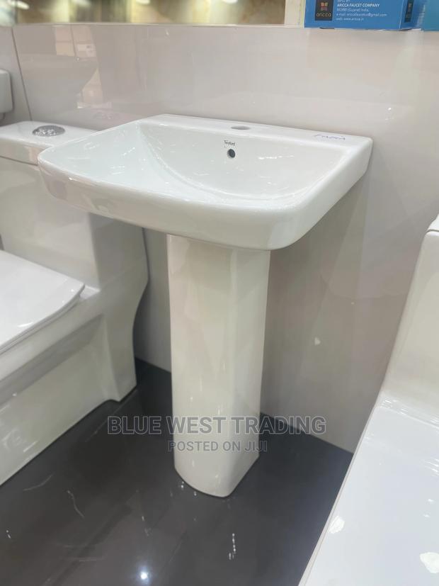 Basin and Stand (Twyford) · Photo 1