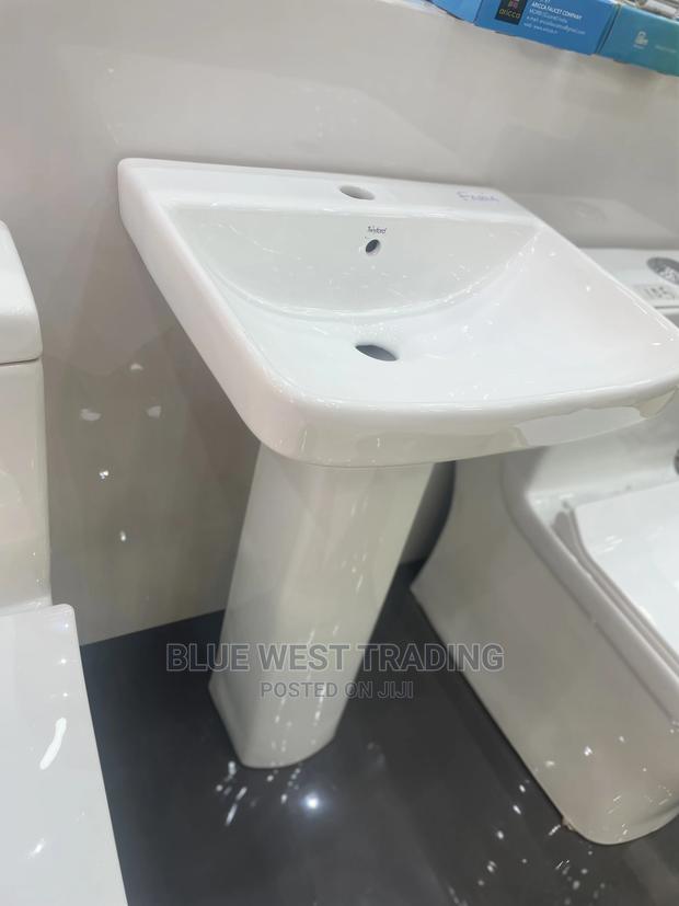 Basin and Stand (Twyford) · Photo 2