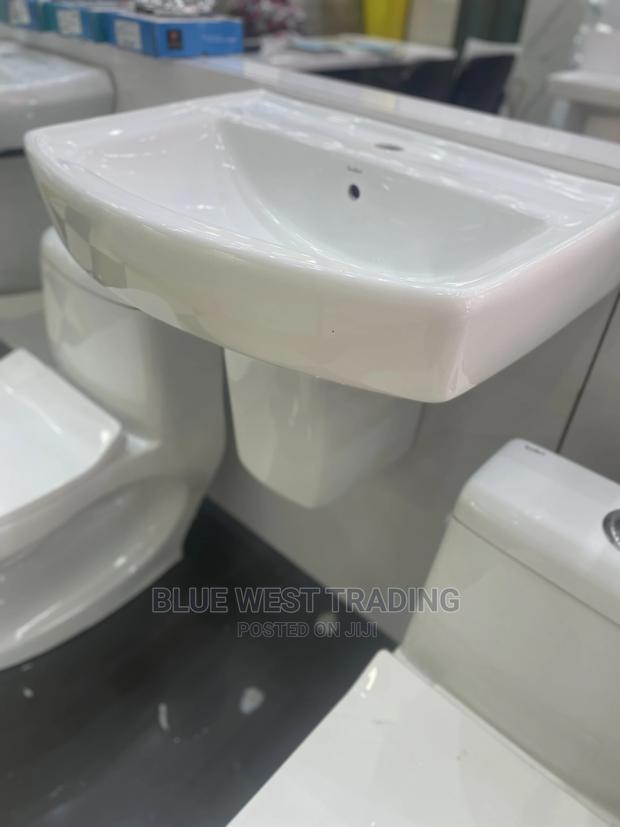 Wall Mount Basin With Pedestal