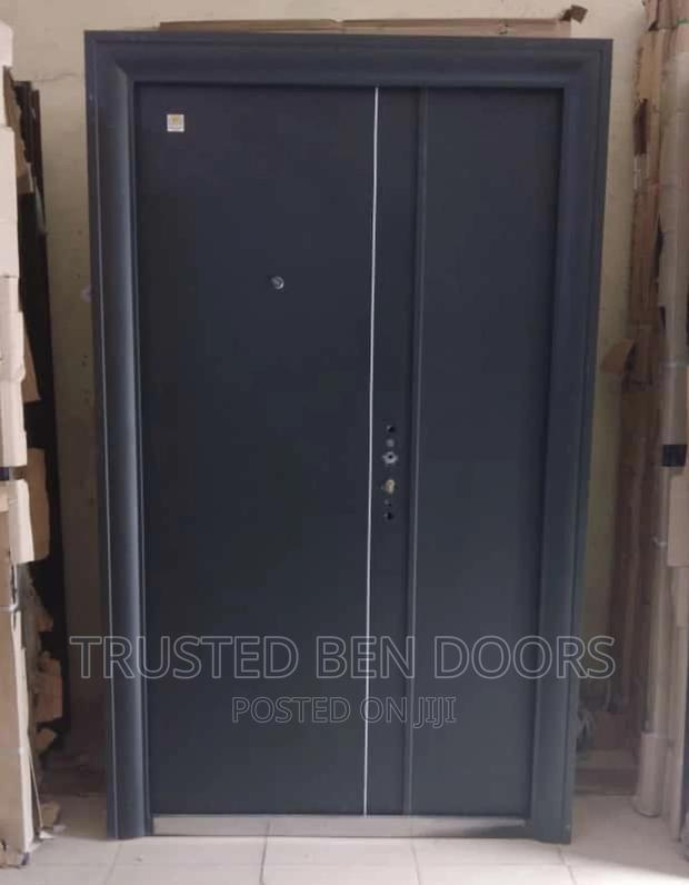 One And Half Door(Black) · Photo 1