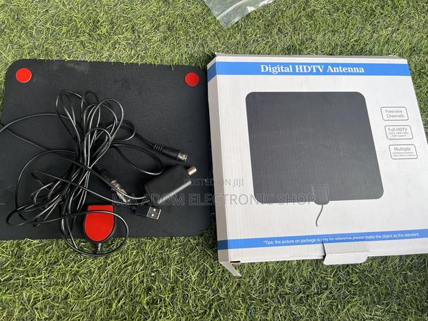 HDTV 1080p HD Indoor Antenna · Photo 1