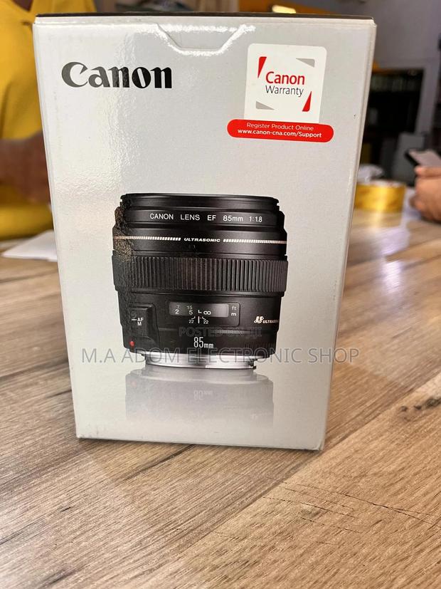 Canon Ef 85mm USM Lens · Photo 2
