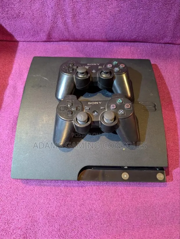 Ps3 Slim With 5 Games 2 Controllers · Photo 1