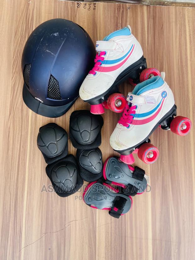 Skating Shoes at Cool Price · Photo 4