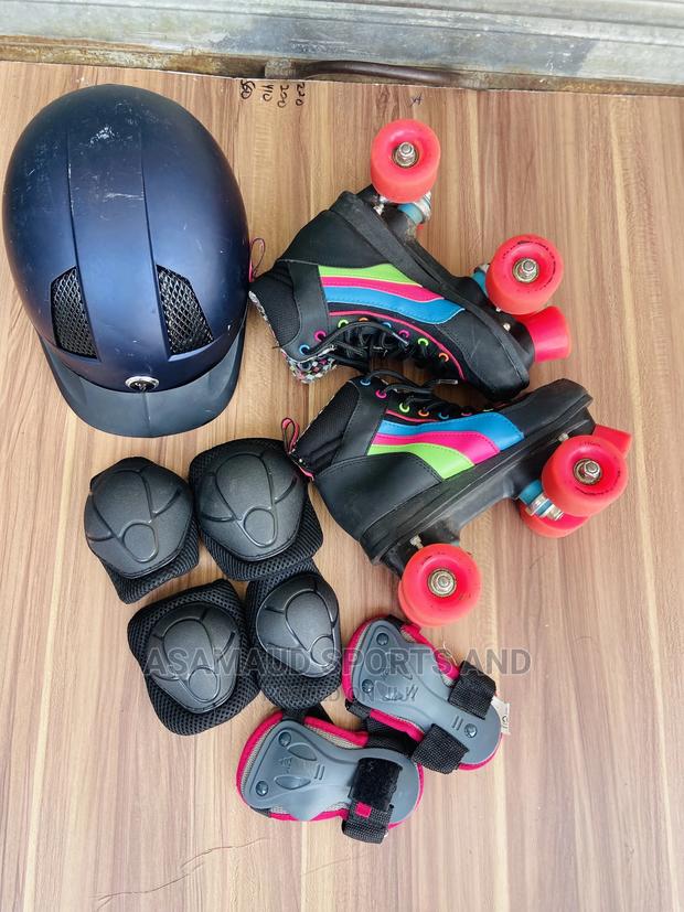 Skating Shoes at Cool Price · Photo 5