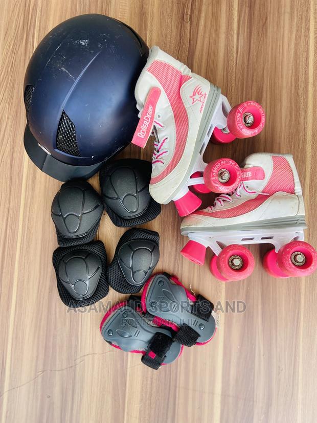 Skating Shoes at Cool Price · Photo 1