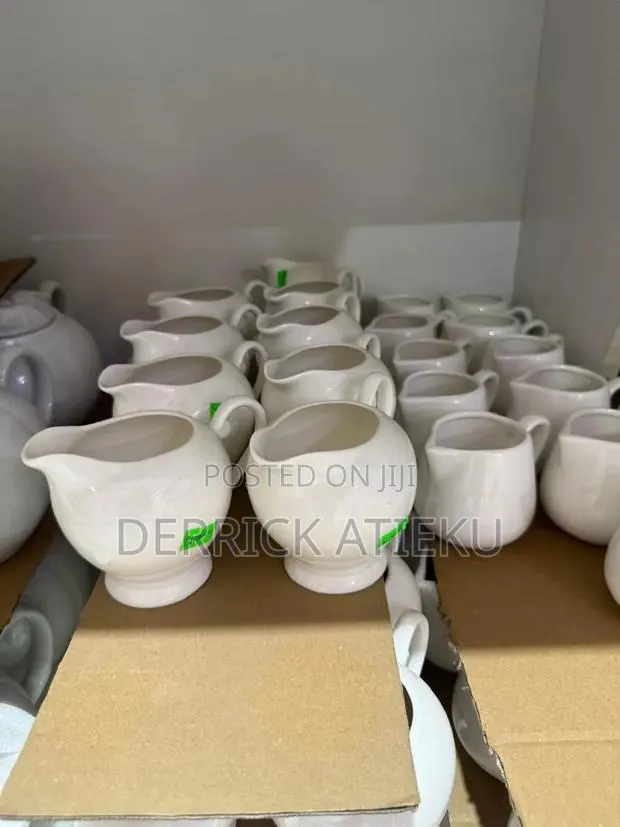 Porcelain Milk Jar · Photo 1