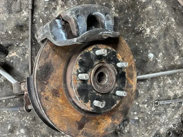 Hyundai Tucson 2012 iX35 Front Hub Complete · Photo 1