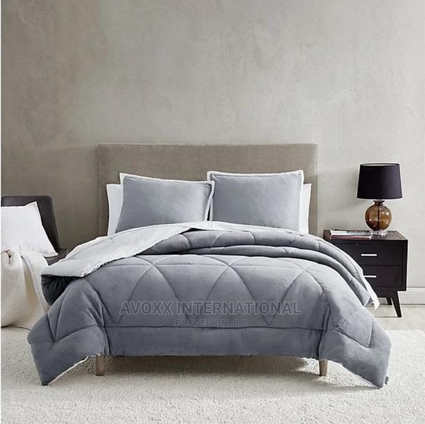 UGG Avery 2-piece Reversible Twin/Twin XL Comforter Set/Grey · Photo 3
