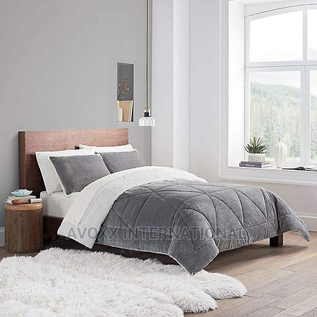UGG Avery 2-piece Reversible Twin/Twin XL Comforter Set/Grey · Photo 1
