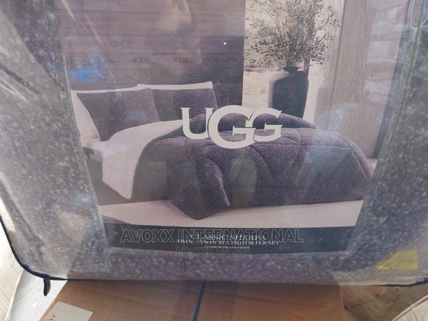 UGG Avery 2-piece Reversible Twin/Twin XL Comforter Set/Grey · Photo 6