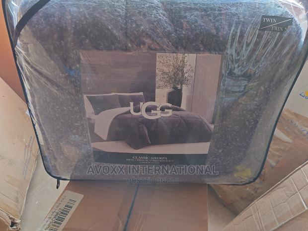 UGG Avery 2-piece Reversible Twin/Twin XL Comforter Set/Grey · Photo 5