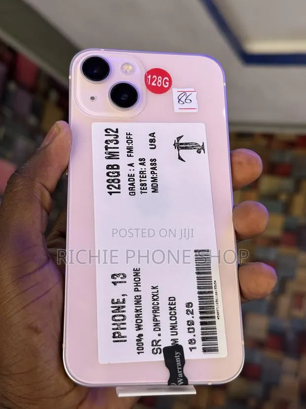 Apple iPhone 13 128 GB Gold · Photo 1