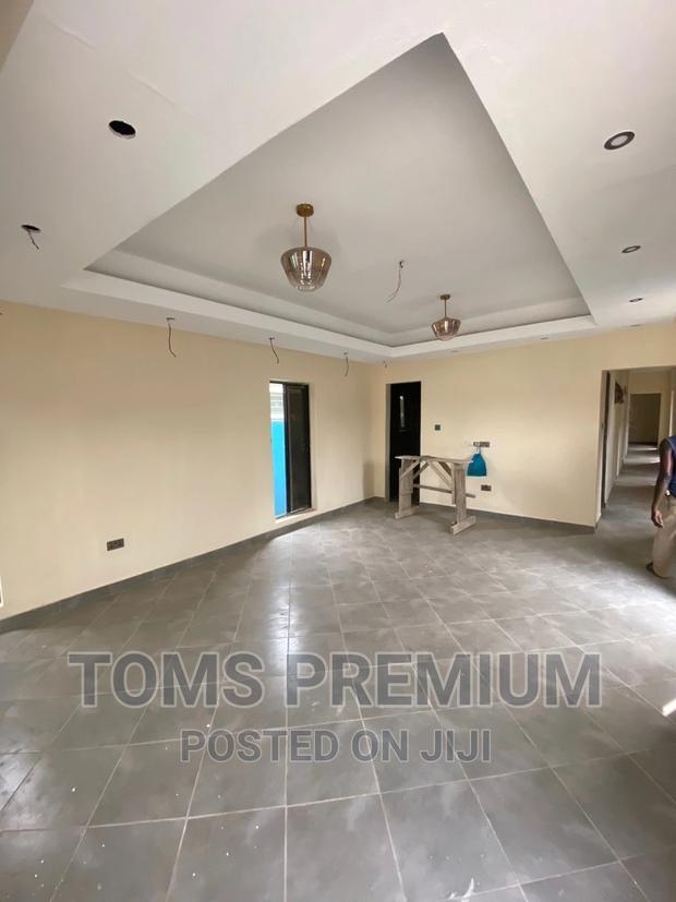 3bdrm Duplex in Botwe for Rent · Photo 2