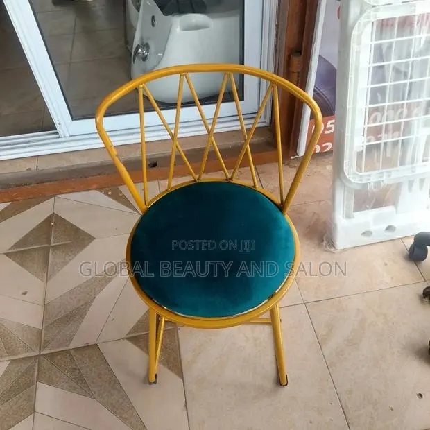 Acrylic Chairs · Photo 4