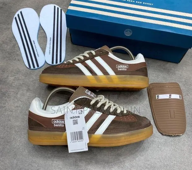 Brown Adidas Gazelle · Photo 1
