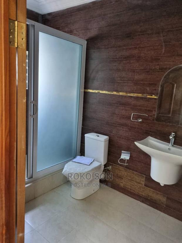 4bdrm Duplex in Dr, Tema Metropolitan for Rent · Photo 6