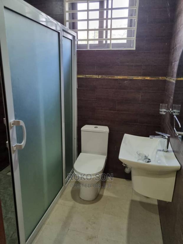 4bdrm Duplex in Dr, Tema Metropolitan for Rent · Photo 4