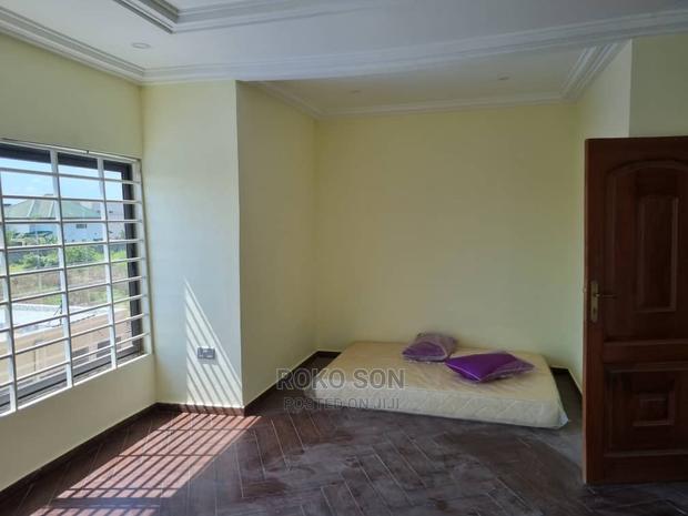 4bdrm Duplex in Dr, Tema Metropolitan for Rent · Photo 8