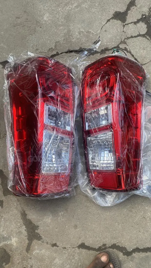 Isuzu De Max 2014 Tail Light LED · Photo 1