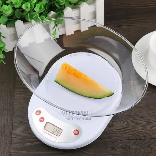 Electronic Kitchen Weighing Scale With a Bowl · Photo 1