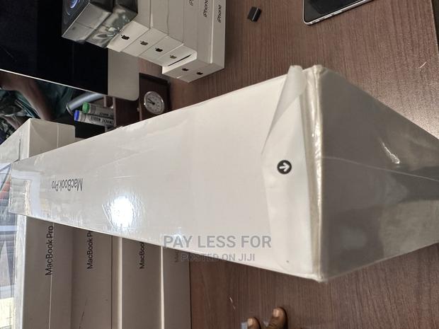 New Laptop Apple MacBook Pro 2021 M1 16GB Apple M1 Pro SSD 1T · Photo 1