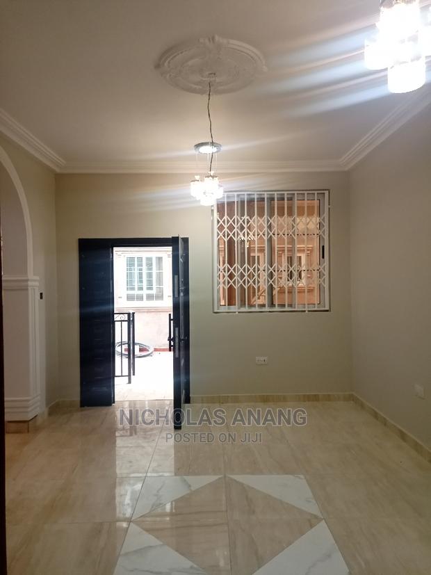 2bdrm Apartment in Dorns Properties, New Town for rent · Photo 5
