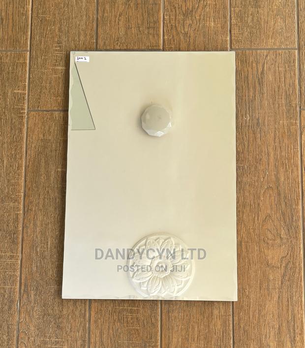 Mirror Simple Design · Photo 1