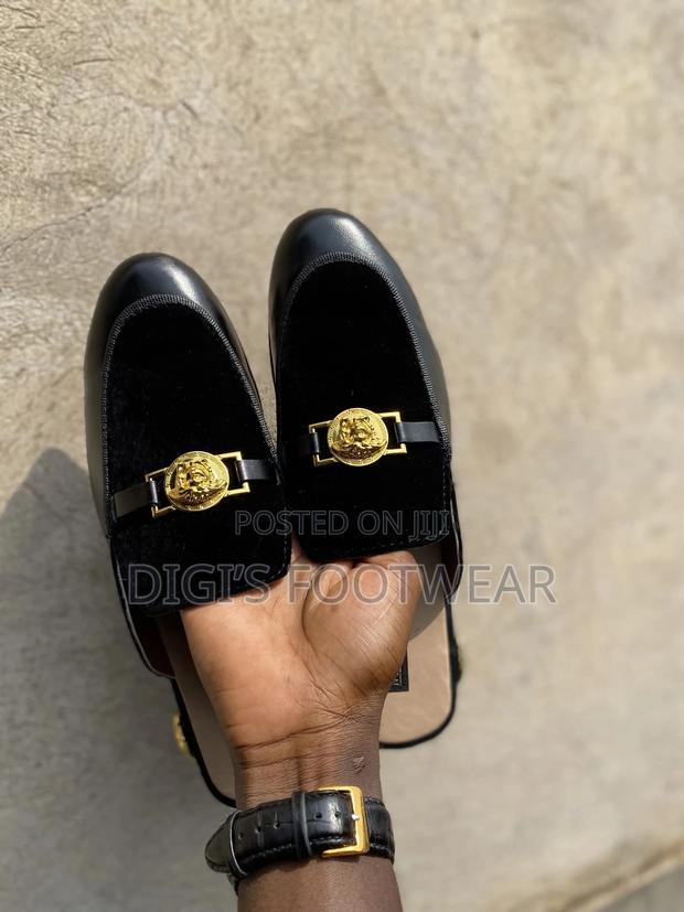 Suede Half Shoe · Photo 2