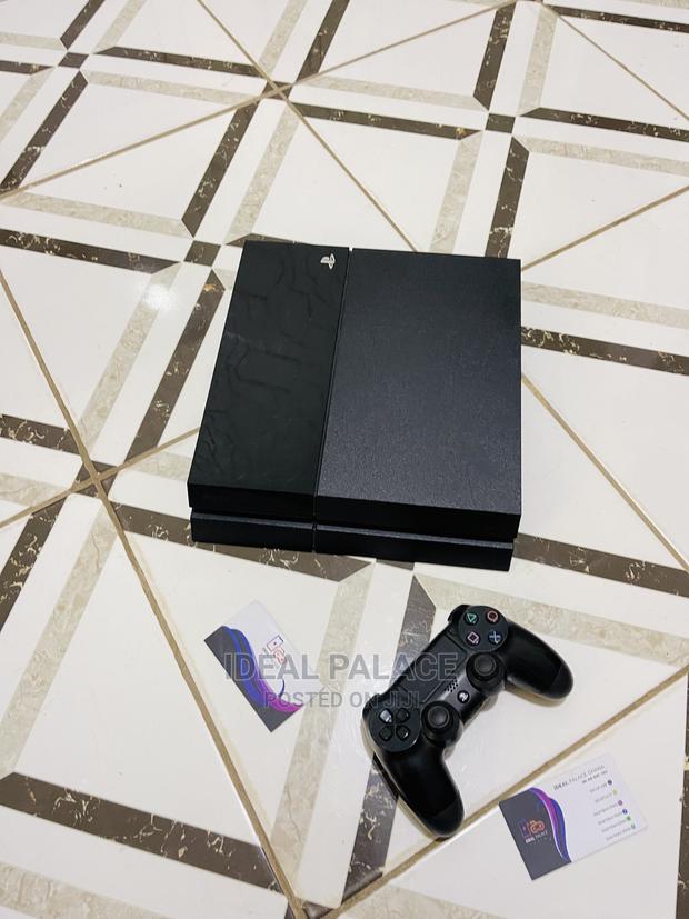 Black Ps4 Fat With Games · Photo 1