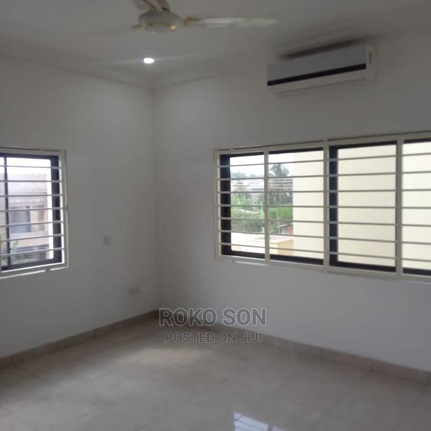 3bdrm Duplex in Dr Roko, The Mall for rent · Photo 4
